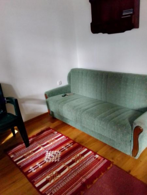 Izdajem stan u mirnom delu Zlatibora